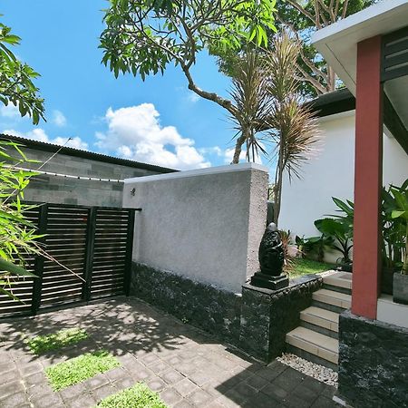 Maya Kori Villa Jimbaran Extérieur photo